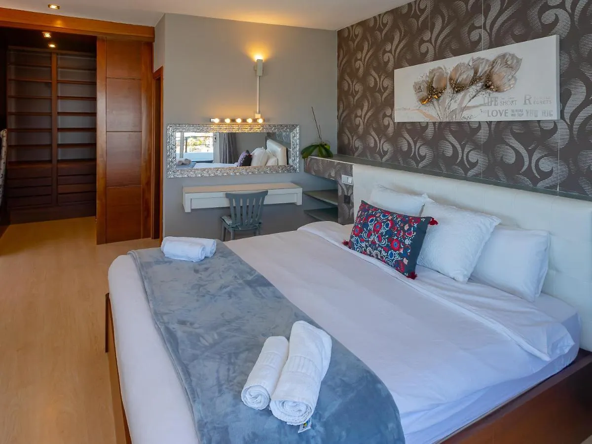 Villa Alma Tias 0*,