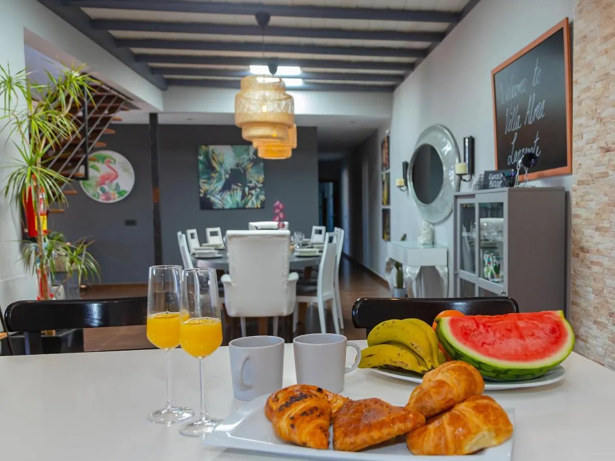 Villa Alma Tias 0*,